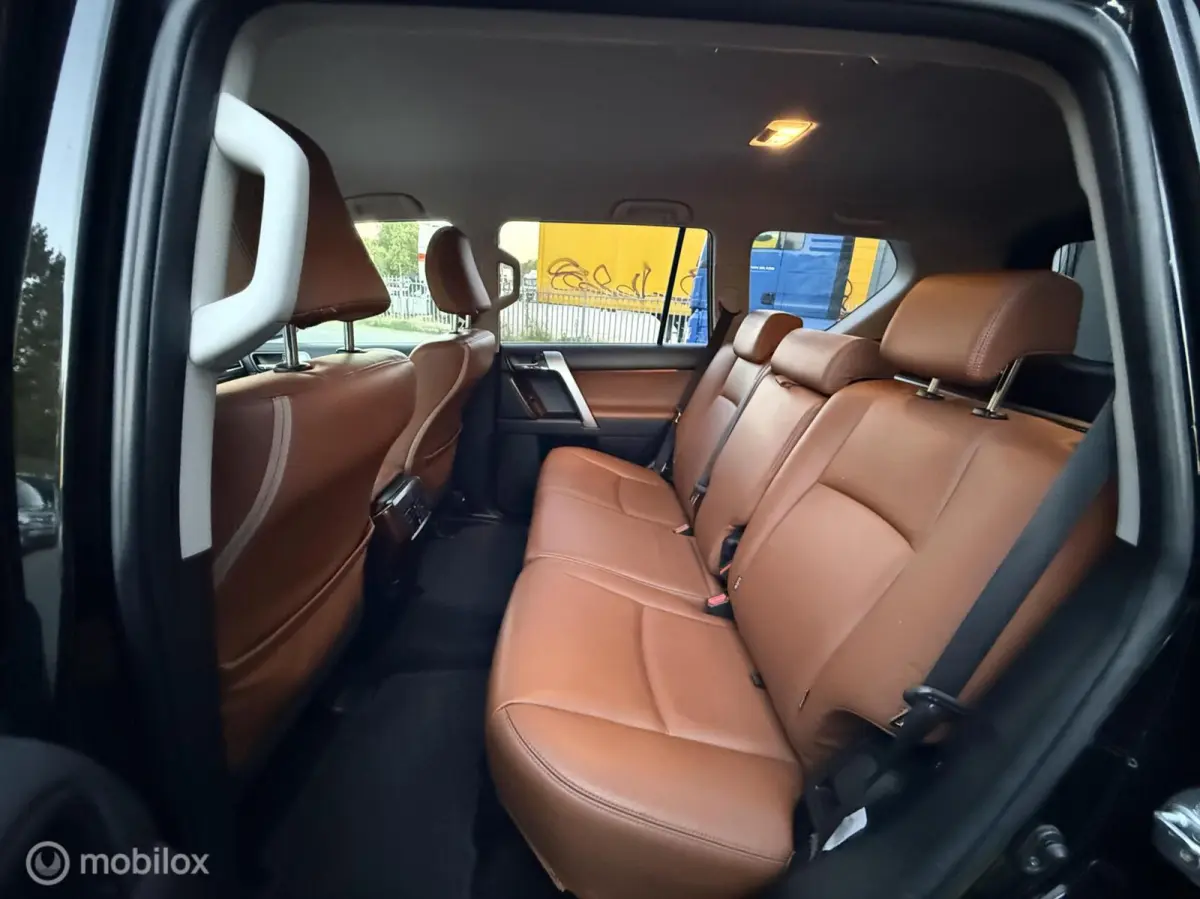 LandCruiser / 3.0 D-4D VX / 5DRS / AUTOMAAT / KEYLESS / STOEL/STUURVERWARMIN / CRUISE CONTROLE / LEDER