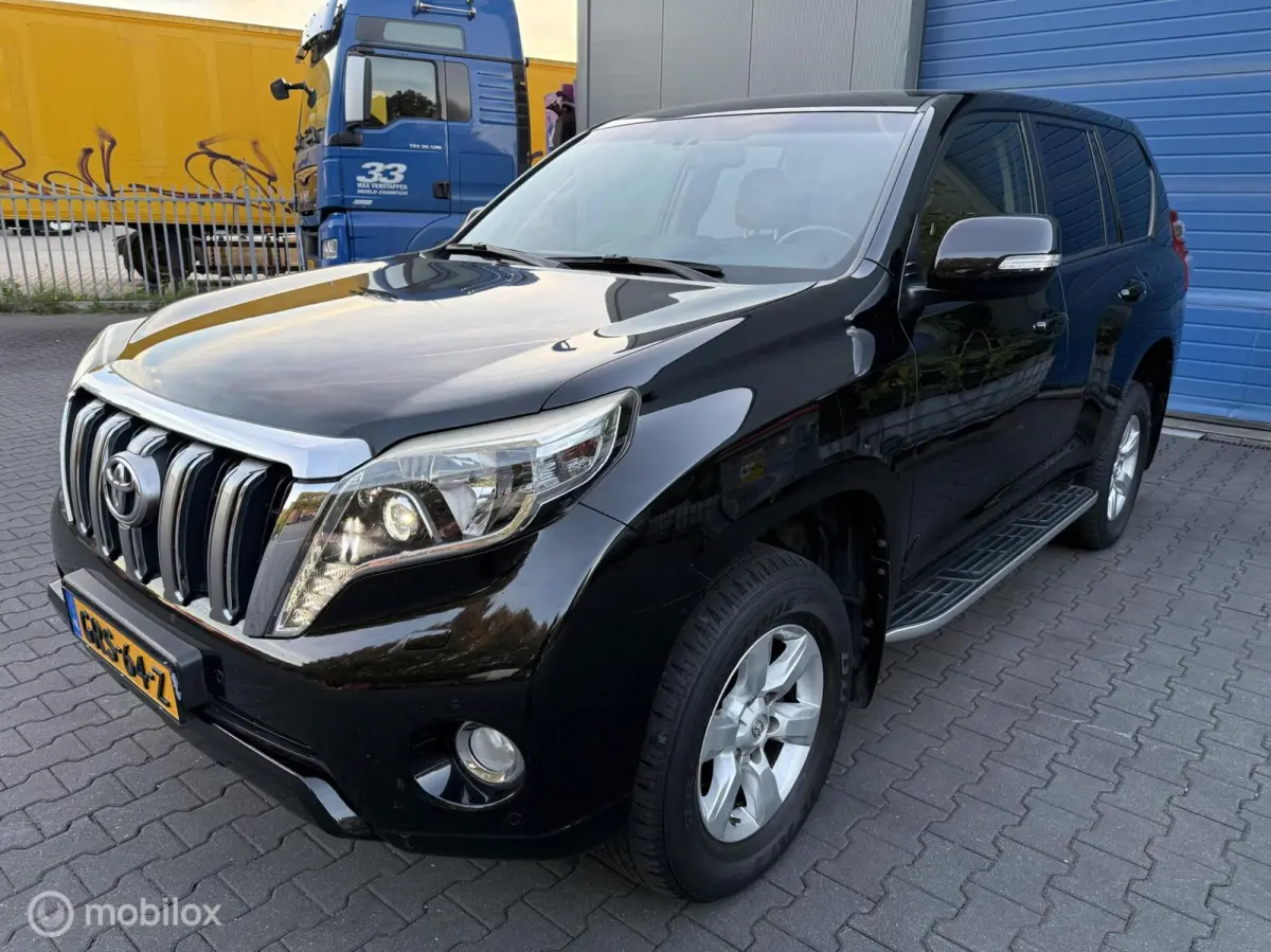 LandCruiser / 3.0 D-4D VX / 5DRS / AUTOMAAT / KEYLESS / STOEL/STUURVERWARMIN / CRUISE CONTROLE / LEDER