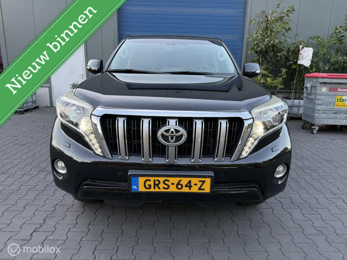 LandCruiser / 3.0 D-4D VX / 5DRS / AUTOMAAT / KEYLESS / STOEL/STUURVERWARMIN / CRUISE CONTROLE / LEDER