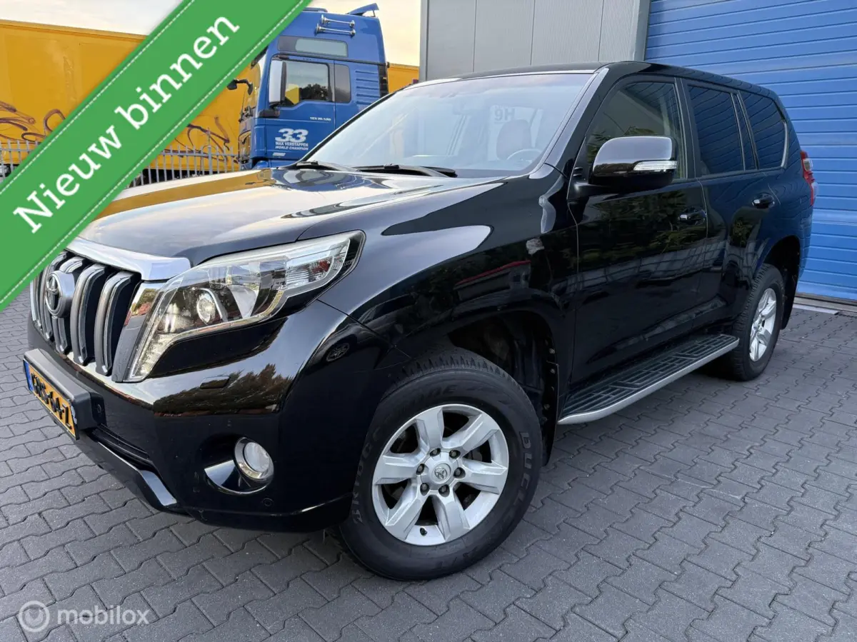 LandCruiser / 3.0 D-4D VX / 5DRS / AUTOMAAT / KEYLESS / STOEL/STUURVERWARMIN / CRUISE CONTROLE / LEDER