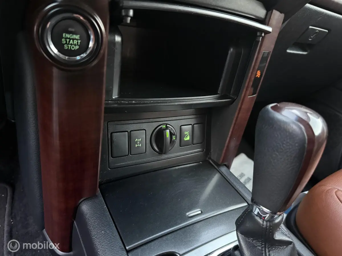 LandCruiser / 3.0 D-4D VX / 5DRS / AUTOMAAT / KEYLESS / STOEL/STUURVERWARMIN / CRUISE CONTROLE / LEDER