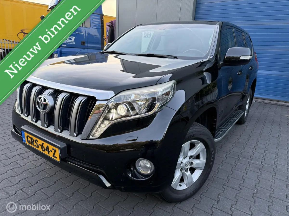 LandCruiser / 3.0 D-4D VX / 5DRS / AUTOMAAT / KEYLESS / STOEL/STUURVERWARMIN / CRUISE CONTROLE / LEDER