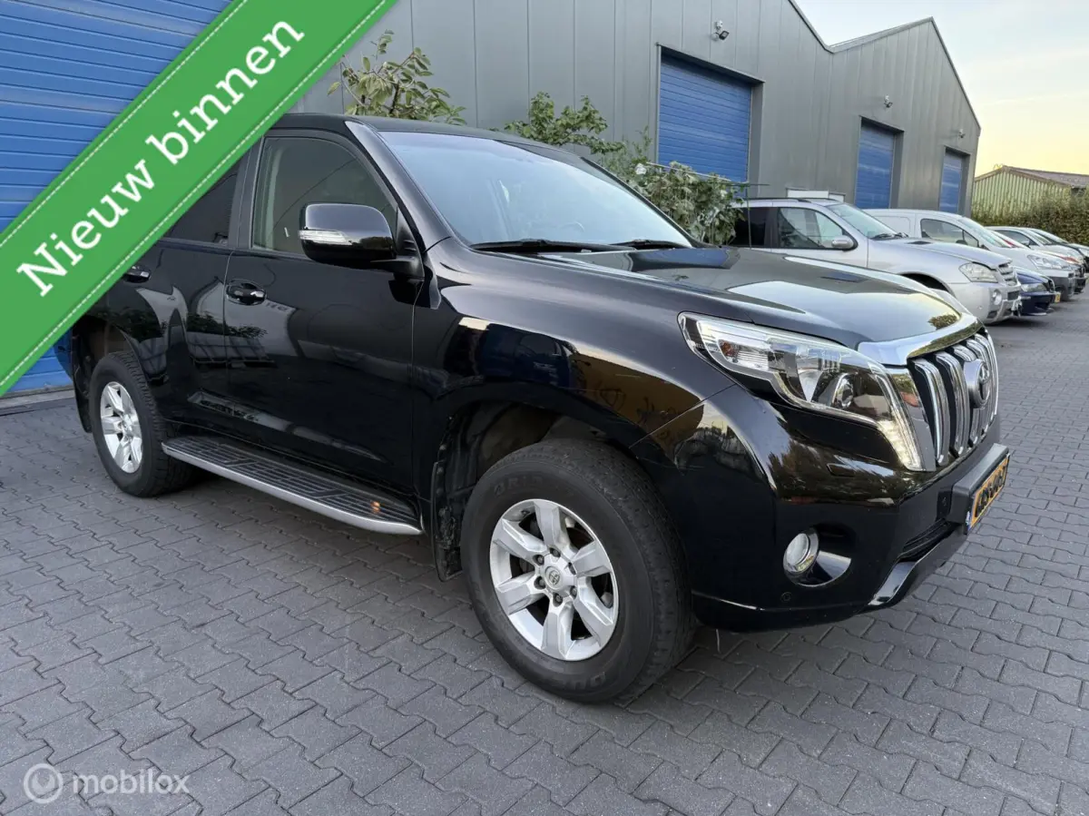 LandCruiser / 3.0 D-4D VX / 5DRS / AUTOMAAT / KEYLESS / STOEL/STUURVERWARMIN / CRUISE CONTROLE / LEDER