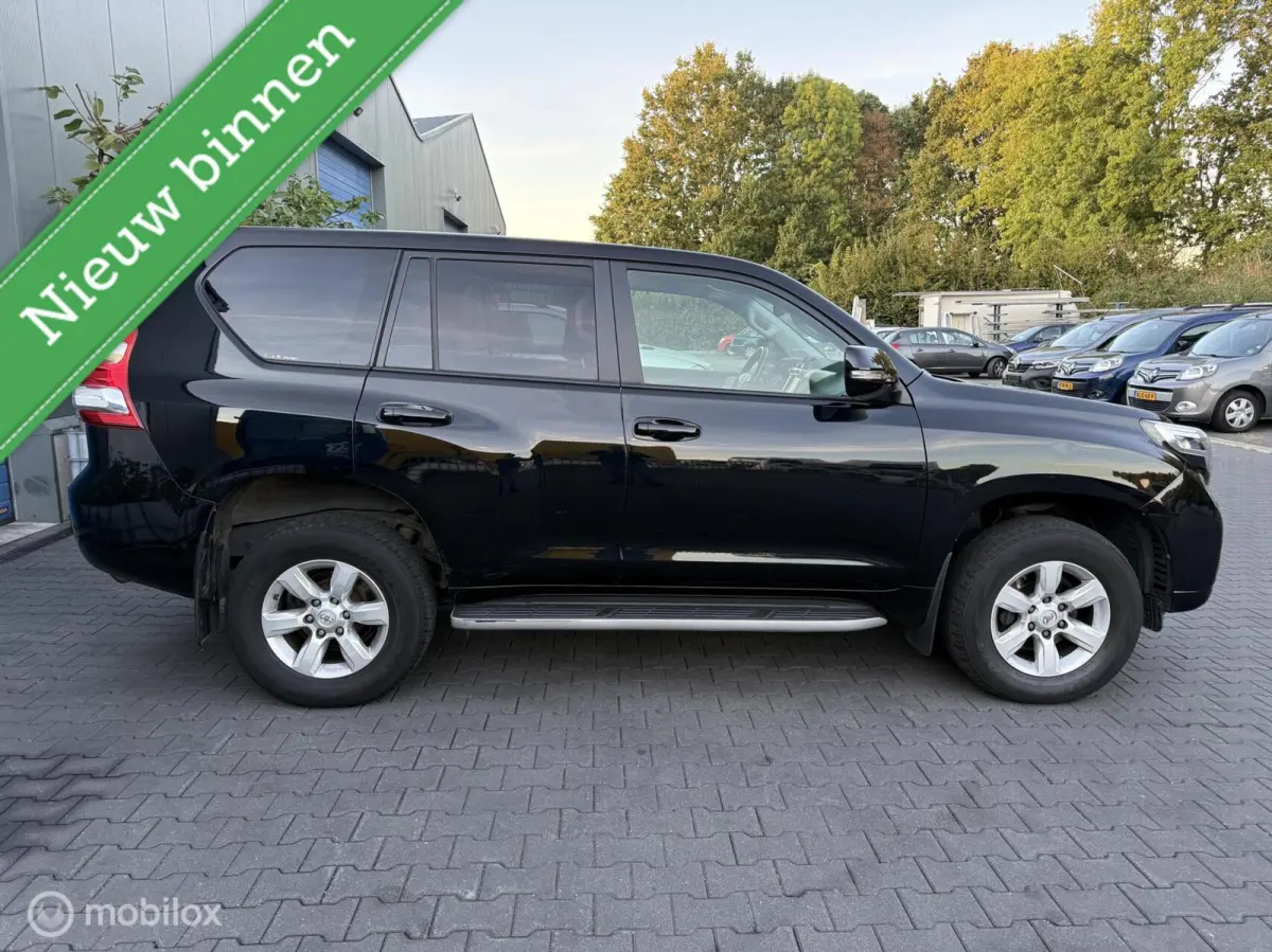 LandCruiser / 3.0 D-4D VX / 5DRS / AUTOMAAT / KEYLESS / STOEL/STUURVERWARMIN / CRUISE CONTROLE / LEDER