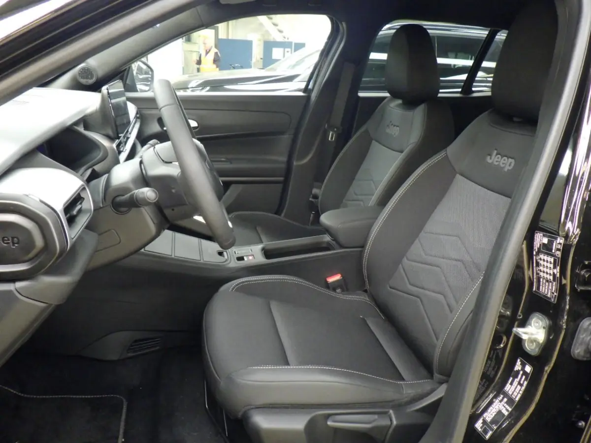 1.2 e-Hybrid Black Edition | Tot 8 Jaar Garantie | Stoelverwarming | Navigatie | Climate Controle | Camera | Elektrische Achterklep |