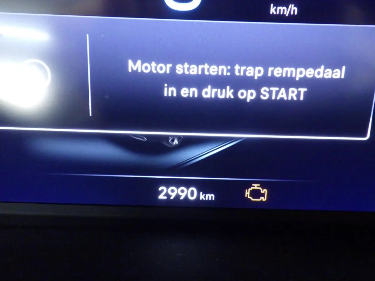1.2 e-Hybrid Black Edition | Tot 8 Jaar Garantie | Stoelverwarming | Navigatie | Climate Controle | Camera | Elektrische Achterklep |
