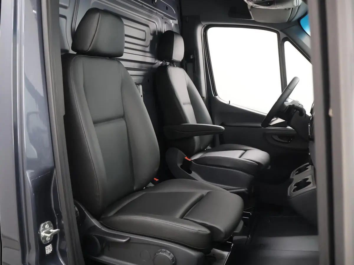 319 CDI | AUT. | L2 H2 | SCHUIFDEUR L+R | LED | NAVIGATIE | DISTRONIC | WINTERPAKKET | ALARM | APPLE CARPLAY/ANDROID AUTO | GEVEERDE BESTUURDERSSTOEL | 3500KG. AHW | BPM-VRIJ / 2024 |