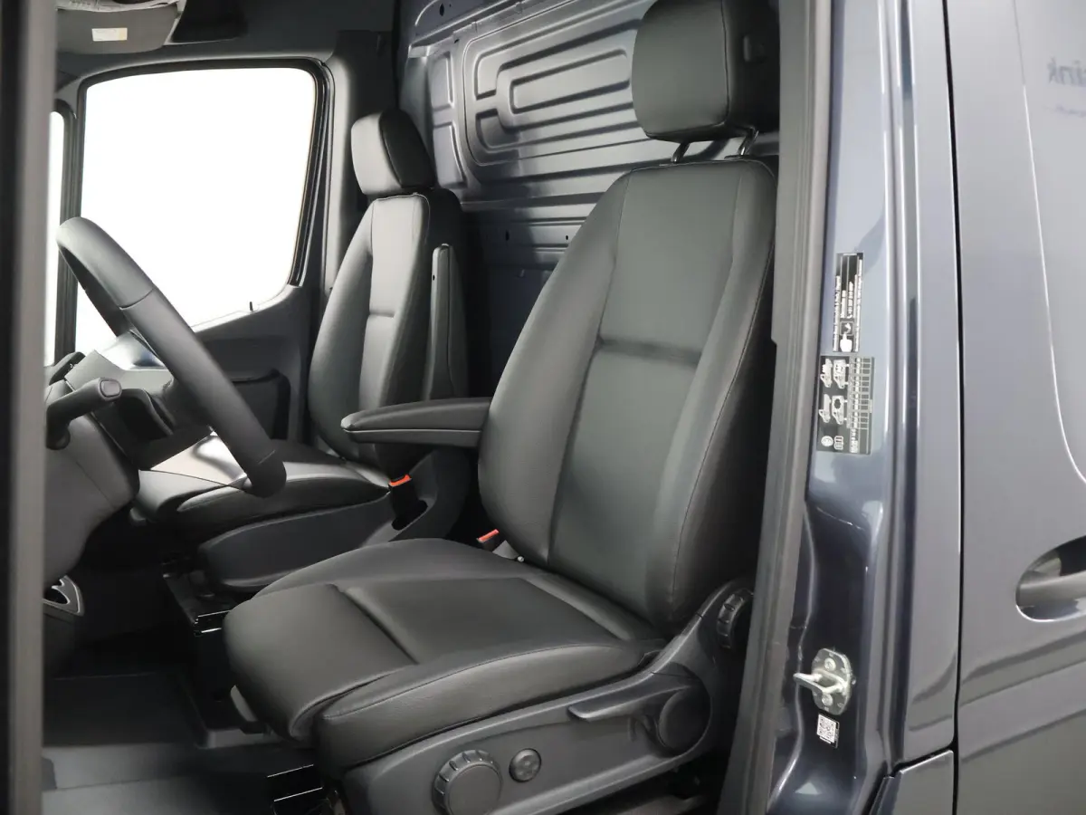 319 CDI | AUT. | L2 H2 | SCHUIFDEUR L+R | LED | NAVIGATIE | DISTRONIC | WINTERPAKKET | ALARM | APPLE CARPLAY/ANDROID AUTO | GEVEERDE BESTUURDERSSTOEL | 3500KG. AHW | BPM-VRIJ / 2024 |