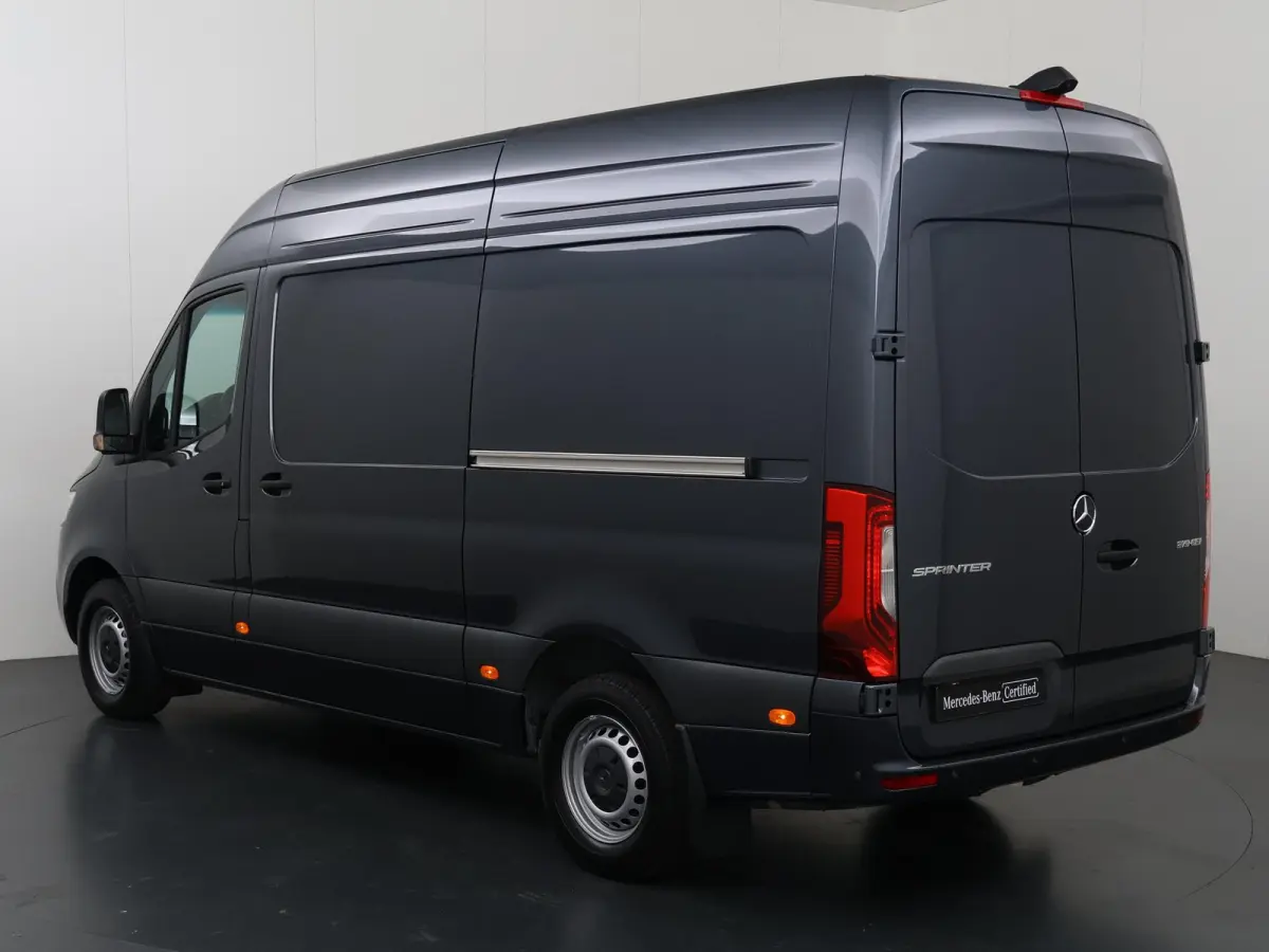 319 CDI | AUT. | L2 H2 | SCHUIFDEUR L+R | LED | NAVIGATIE | DISTRONIC | WINTERPAKKET | ALARM | APPLE CARPLAY/ANDROID AUTO | GEVEERDE BESTUURDERSSTOEL | 3500KG. AHW | BPM-VRIJ / 2024 |