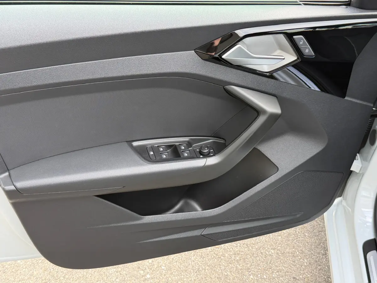 25 TFSI S-tronic Advanced | Carplay | Cruise | Stoelverwarming | Rijklaar incl. 1 jaar Bovag garantie