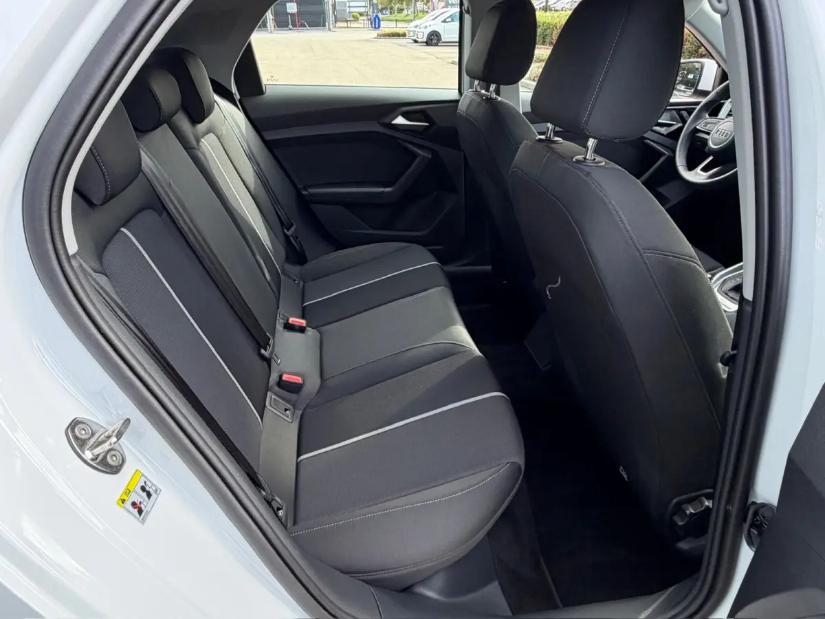 25 TFSI S-tronic Advanced | Carplay | Cruise | Stoelverwarming | Rijklaar incl. 1 jaar Bovag garantie