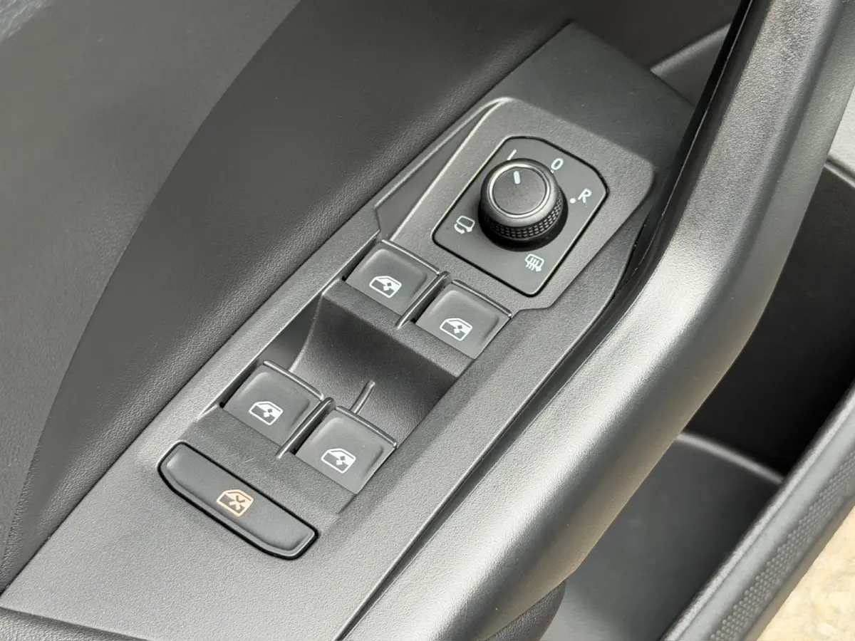 1.5 TSI 150pk DSG R-Line | Camera | Trekhaak | Navi | IQ light | Rijklaar incl. garantie