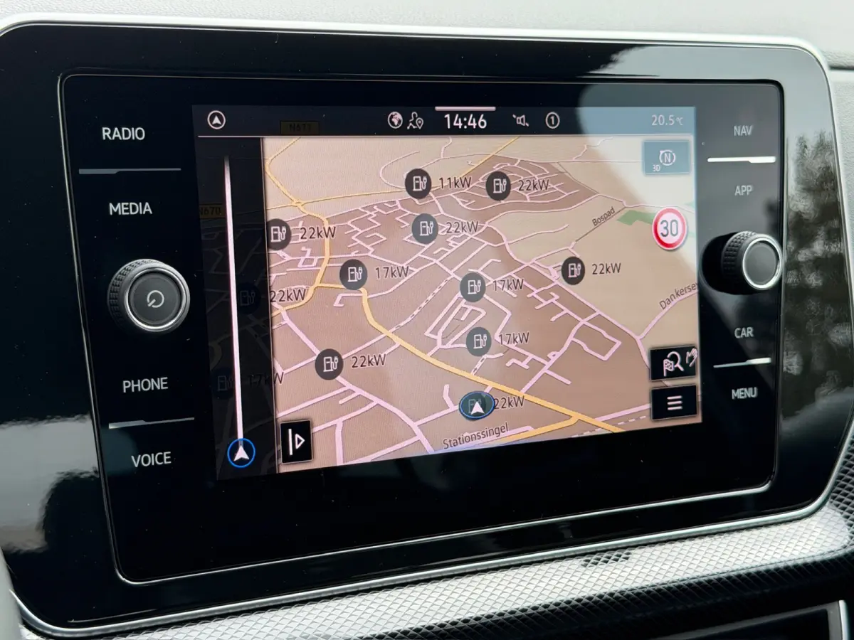 1.5 TSI 150pk DSG R-Line | Camera | Trekhaak | Navi | IQ light | Rijklaar incl. garantie
