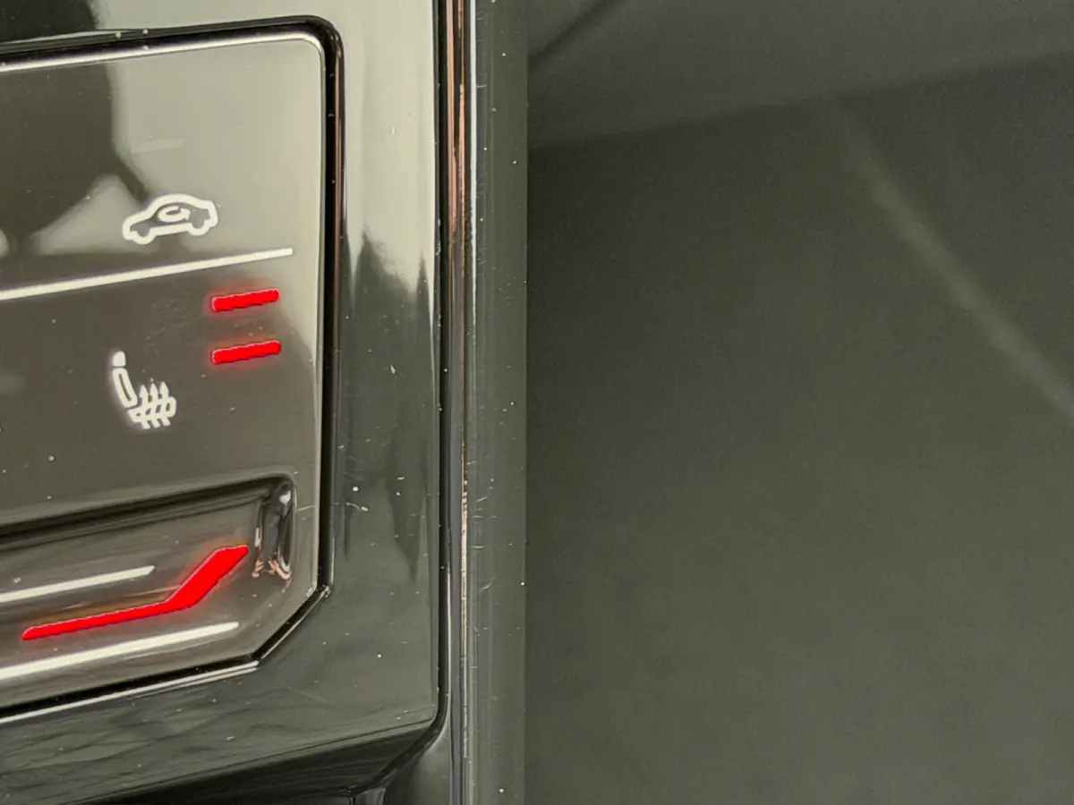1.5 TSI 150pk DSG R-Line | Camera | Trekhaak | Navi | IQ light | Rijklaar incl. garantie