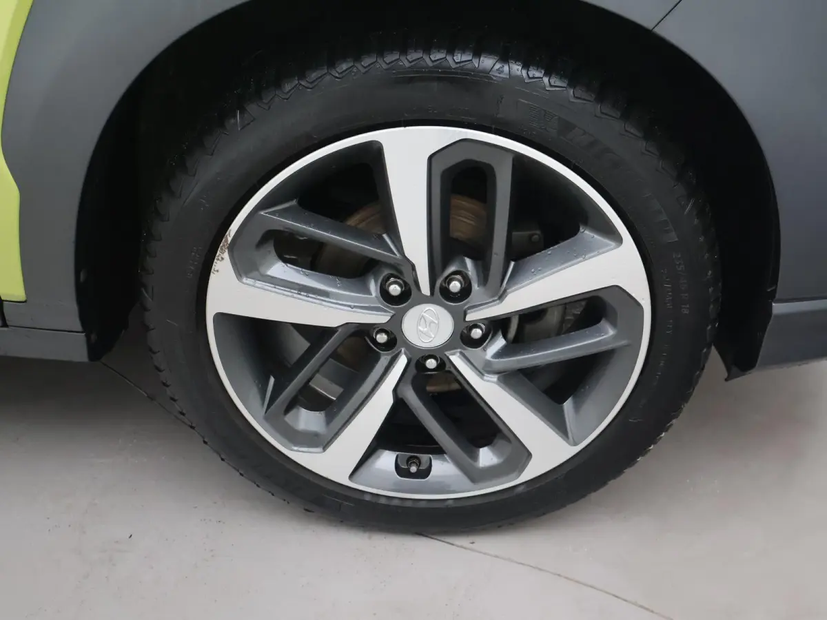 1.0T FASHION + TREKHAAK | CAMERA | APPLE CARPLAY | ANDROID AUTO | 18 INCH LMV
