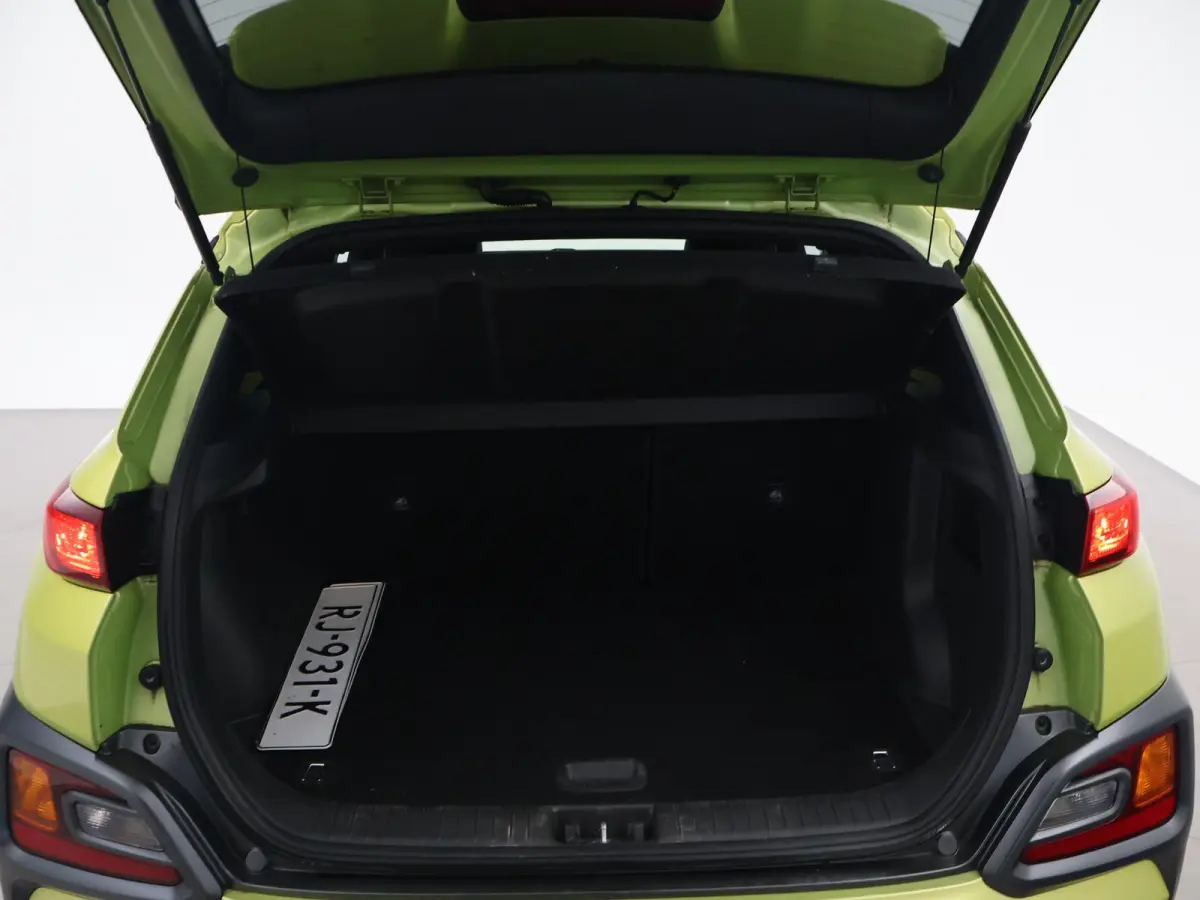1.0T FASHION + TREKHAAK | CAMERA | APPLE CARPLAY | ANDROID AUTO | 18 INCH LMV