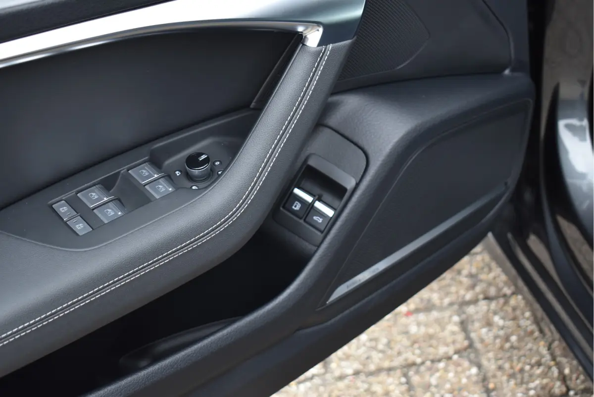 55 TFSI e Quattro S-Line 367 Pk Competition Pano Matrix HD Leder ACC S6 Diffusor