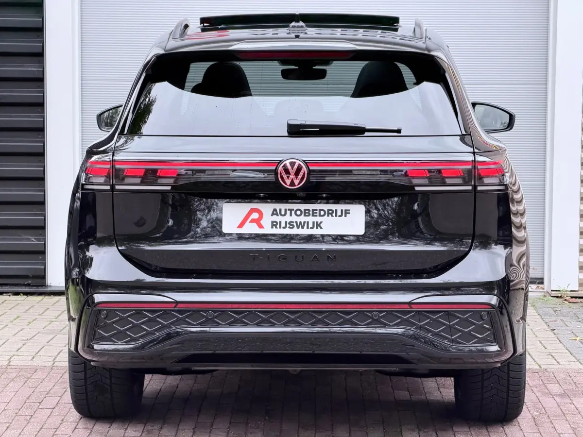 1.5 eHybrid R-Line Pano/360/Massage