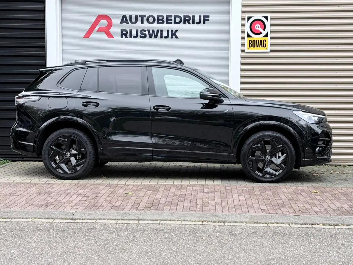 1.5 eHybrid R-Line Pano/360/Massage