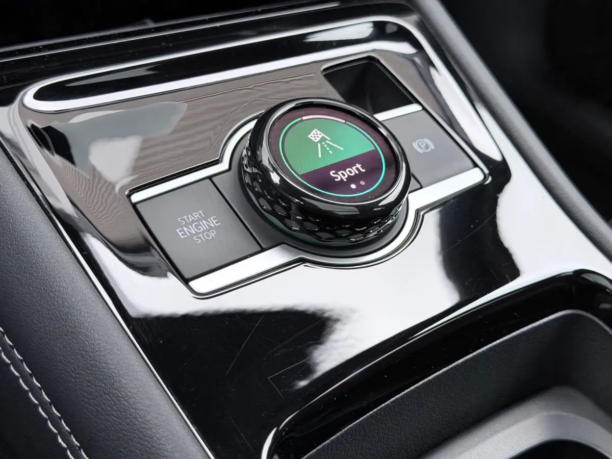 1.5 eHybrid R-Line Pano/360/Massage