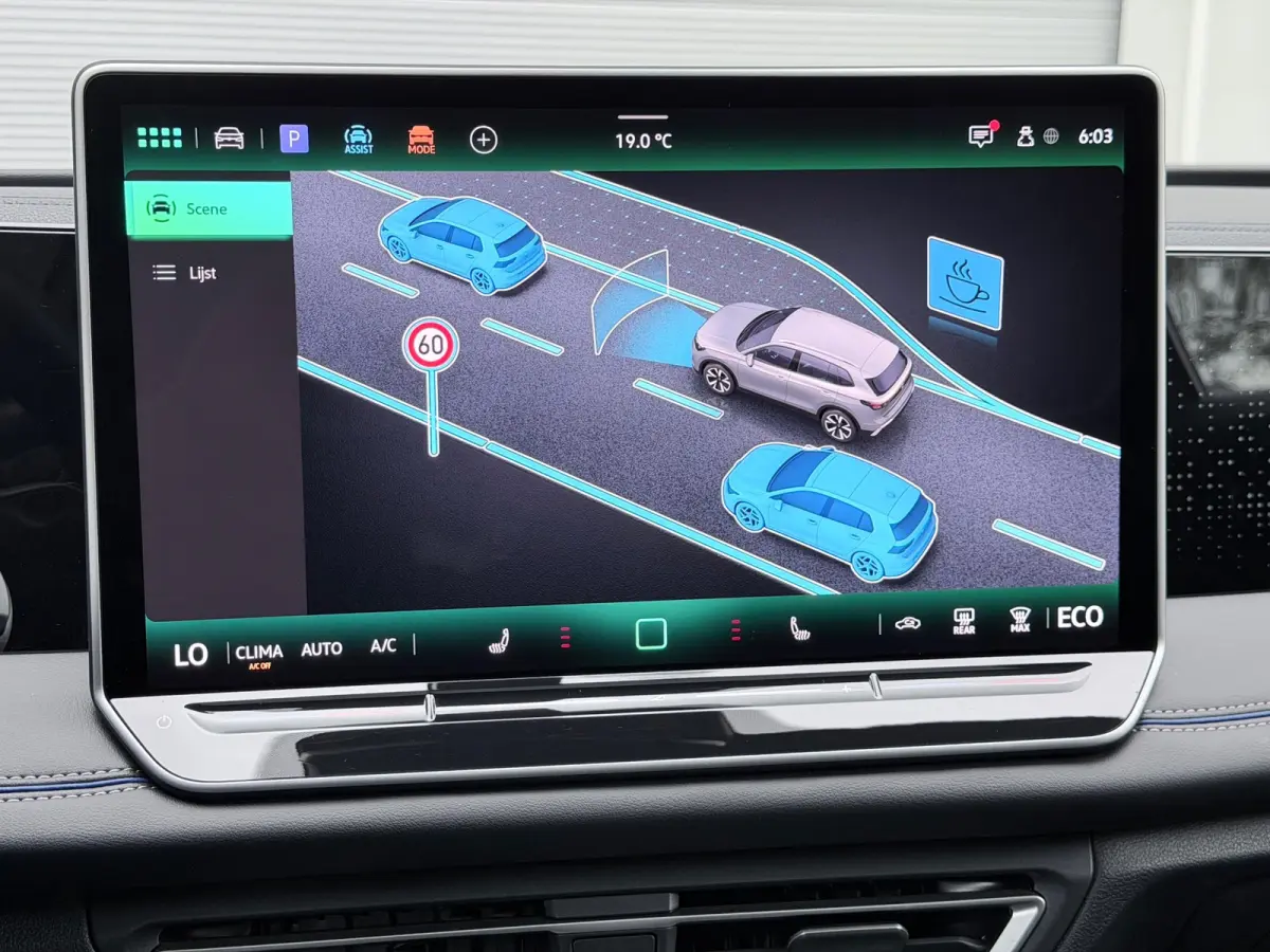 1.5 eHybrid R-Line Pano/360/Massage