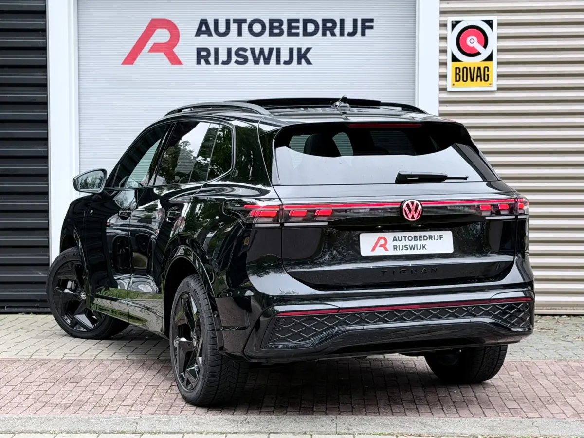 1.5 eHybrid R-Line Pano/360/Massage