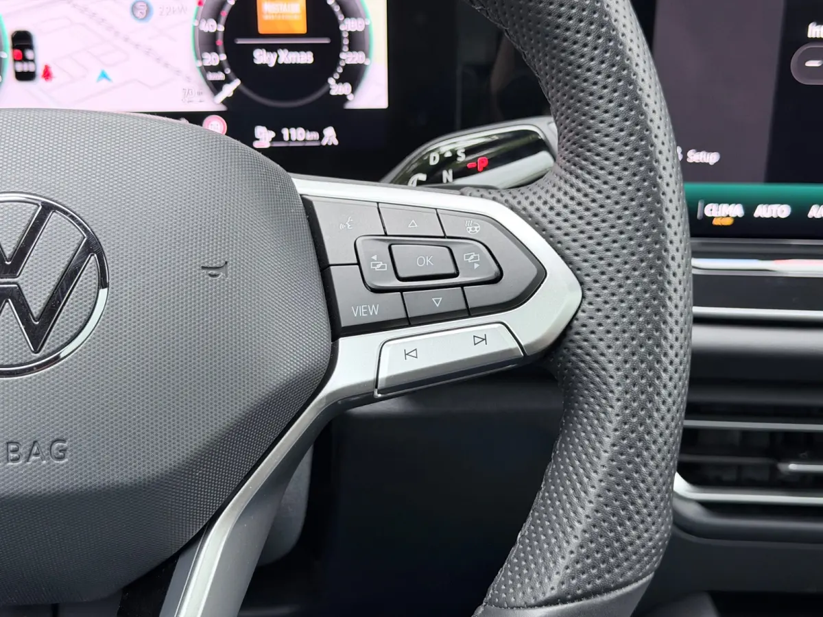 1.5 eHybrid R-Line Pano/360/Massage