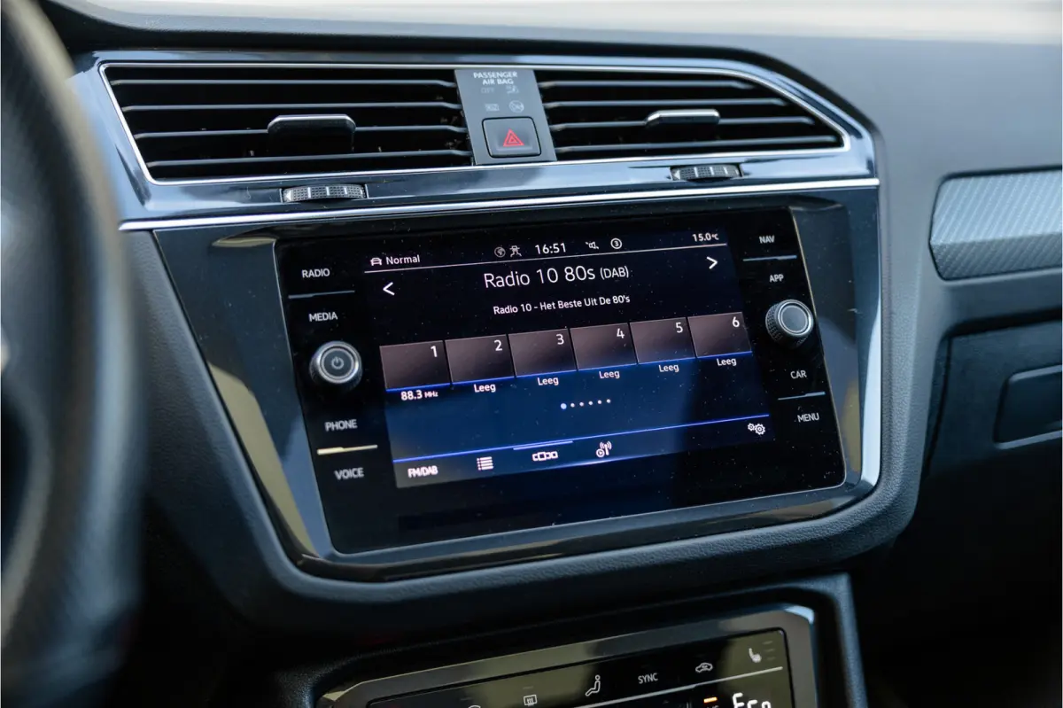 1.4 TSI eHybrid R-Line Business+ Pano / Trekhaak / Black /