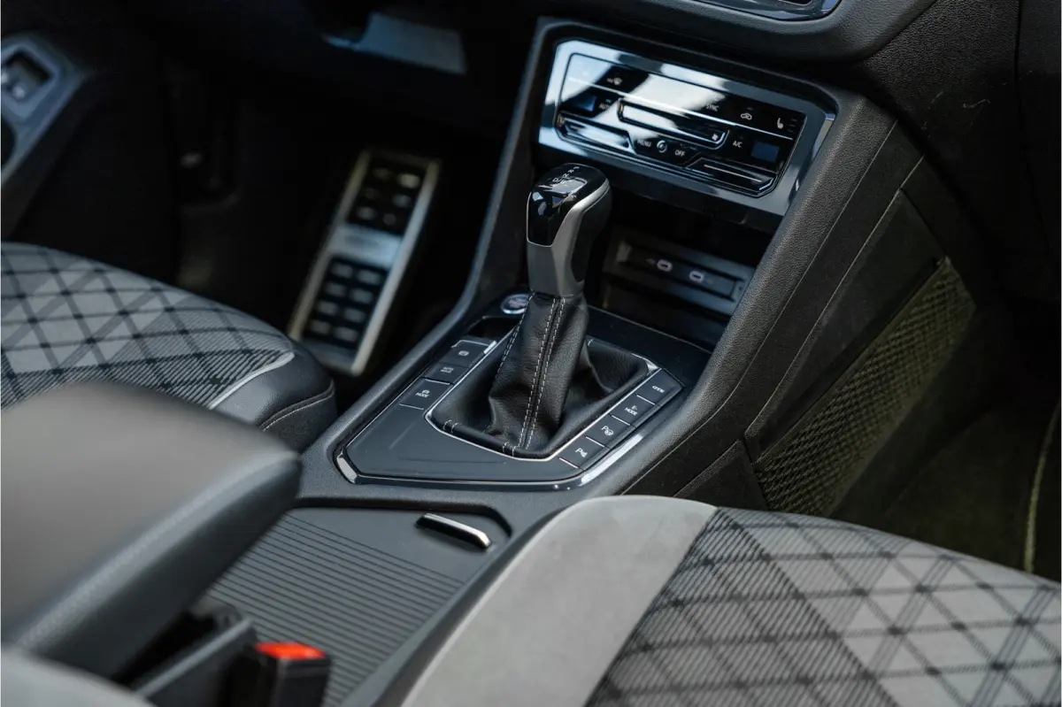 1.4 TSI eHybrid R-Line Business+ Pano / Trekhaak / Black /