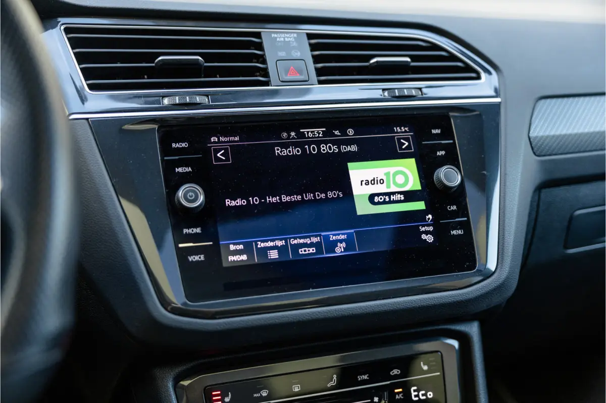1.4 TSI eHybrid R-Line Business+ Pano / Trekhaak / Black /