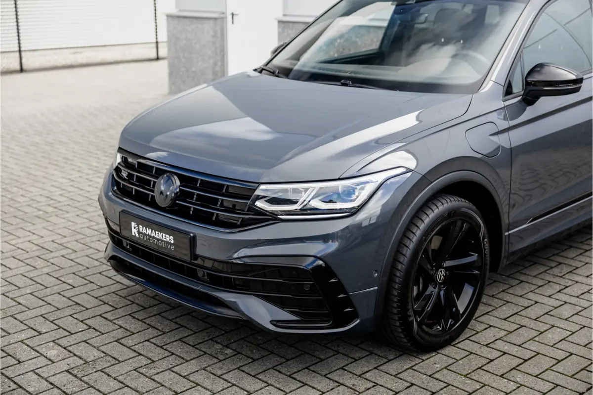 1.4 TSI eHybrid R-Line Business+ Pano / Trekhaak / Black /