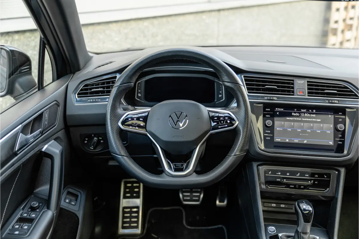 1.4 TSI eHybrid R-Line Business+ Pano / Trekhaak / Black /