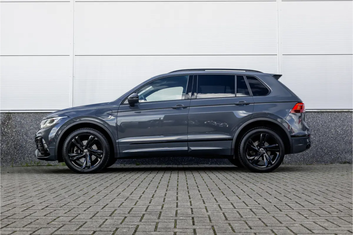 1.4 TSI eHybrid R-Line Business+ Pano / Trekhaak / Black /