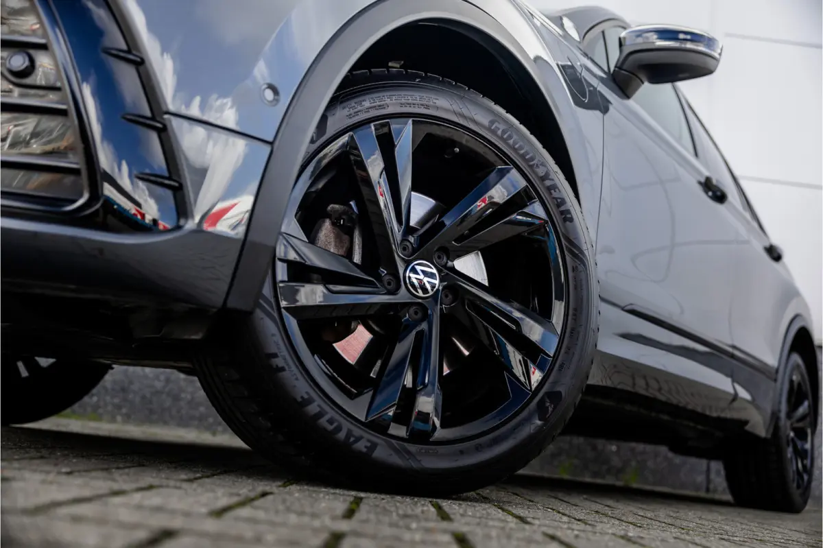 1.4 TSI eHybrid R-Line Business+ Pano / Trekhaak / Black /