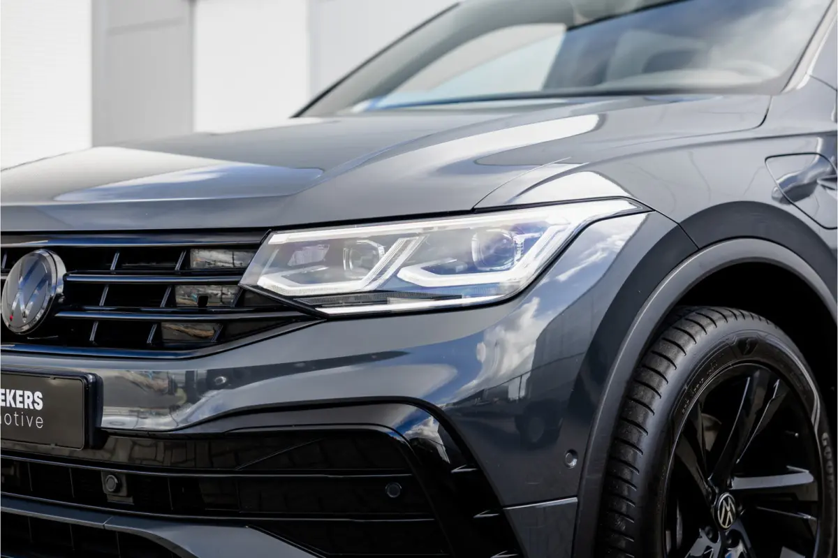 1.4 TSI eHybrid R-Line Business+ Pano / Trekhaak / Black /
