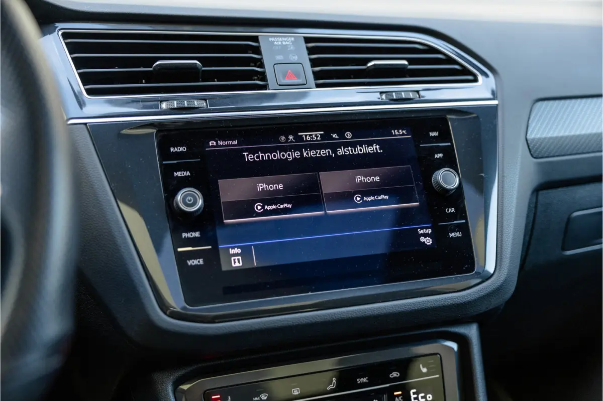 1.4 TSI eHybrid R-Line Business+ Pano / Trekhaak / Black /
