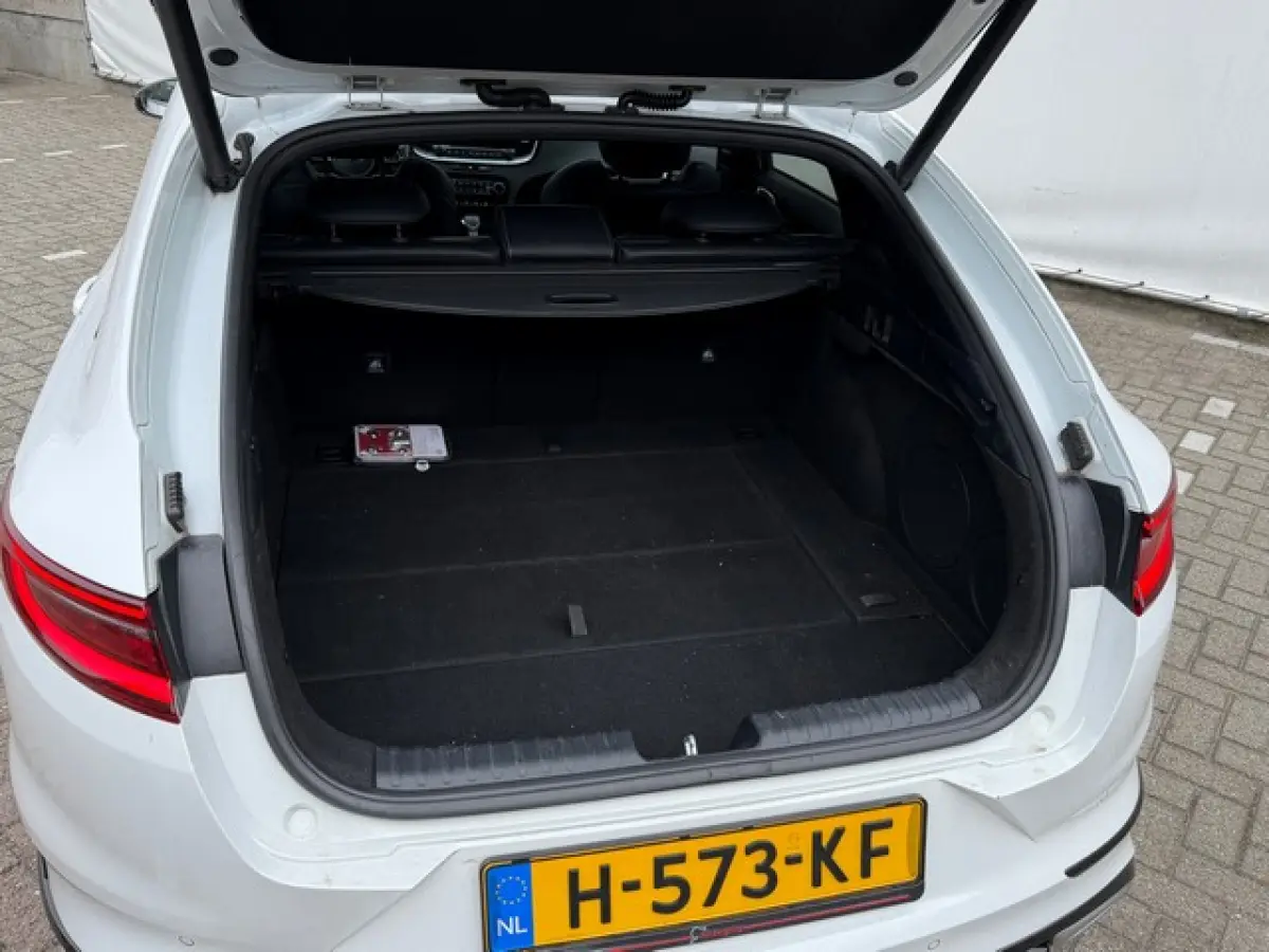 1.4 T-GDI GT-PlusLine met Trekhaak, All Season, Panoramadak, Elek.Klep, Leer/Alcantara