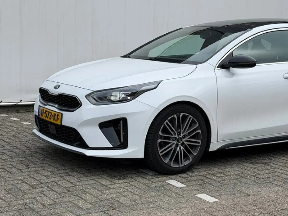 1.4 T-GDI GT-PlusLine met Trekhaak, All Season, Panoramadak, Elek.Klep, Leer/Alcantara