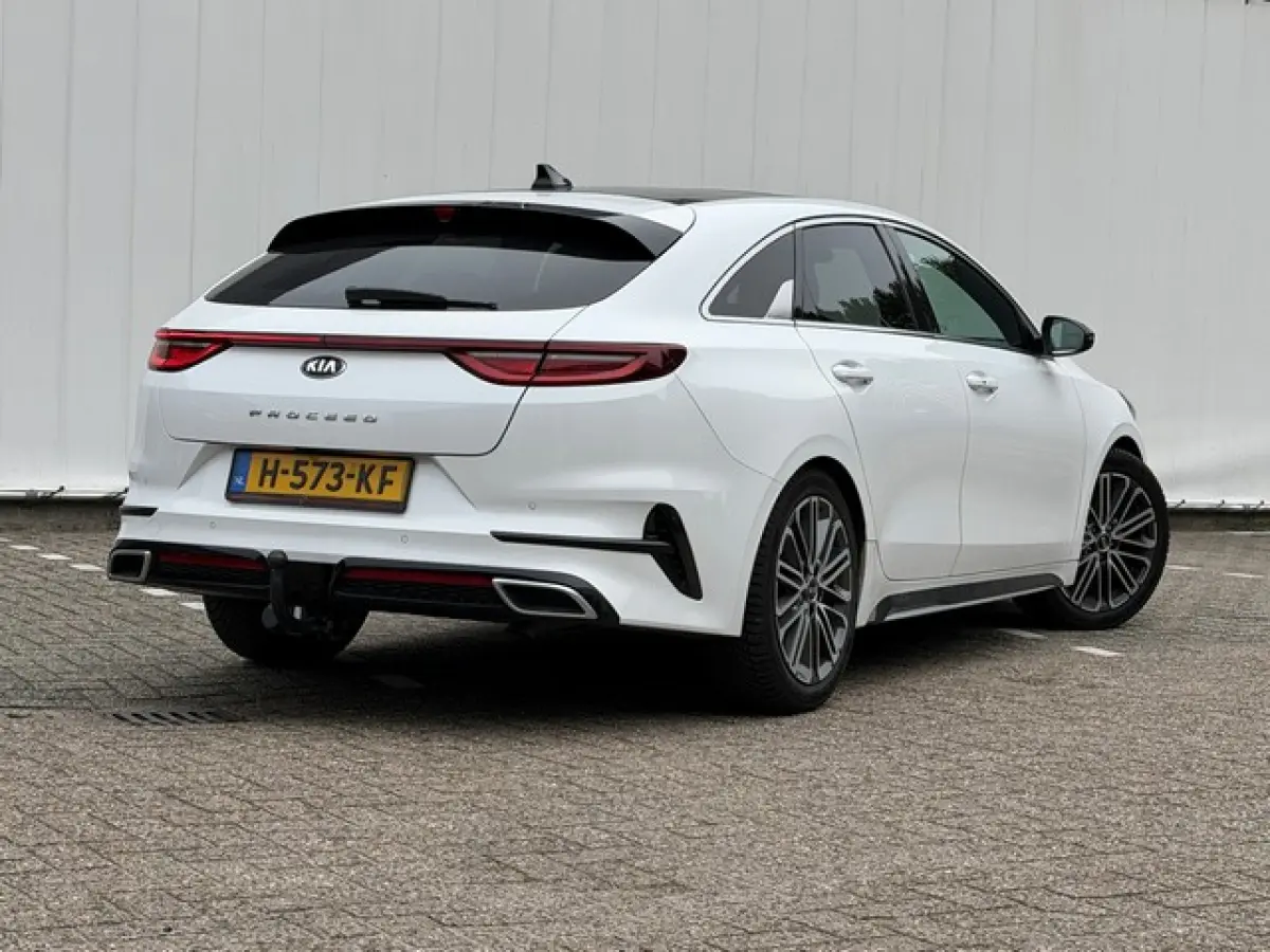1.4 T-GDI GT-PlusLine met Trekhaak, All Season, Panoramadak, Elek.Klep, Leer/Alcantara