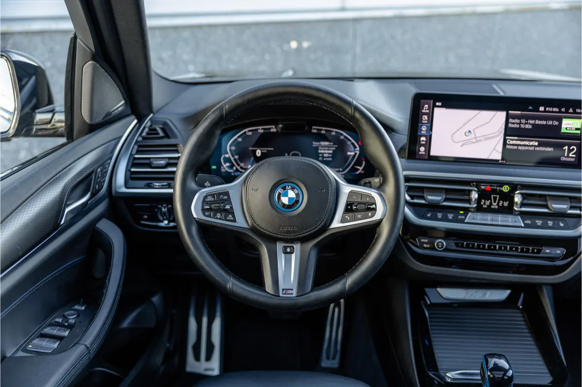 High Executive 80 kWh SOH 99% M Sport / Pano / Harman Kardon / Laser / 20 inch /