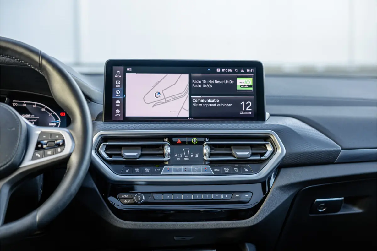 High Executive 80 kWh SOH 99% M Sport / Pano / Harman Kardon / Laser / 20 inch /