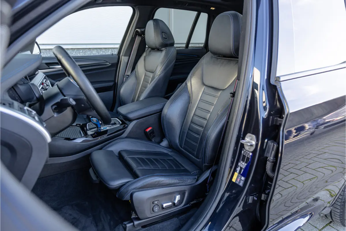 High Executive 80 kWh SOH 99% M Sport / Pano / Harman Kardon / Laser / 20 inch /