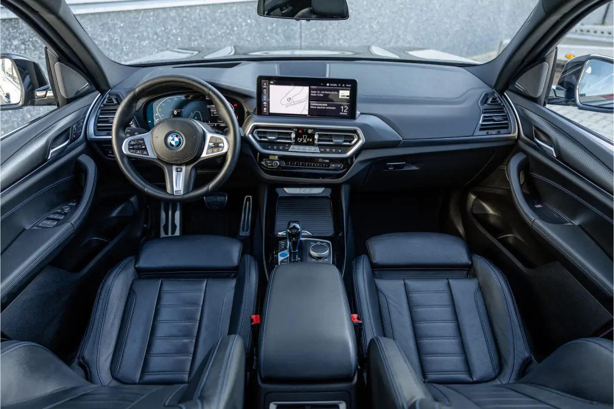 High Executive 80 kWh SOH 99% M Sport / Pano / Harman Kardon / Laser / 20 inch /