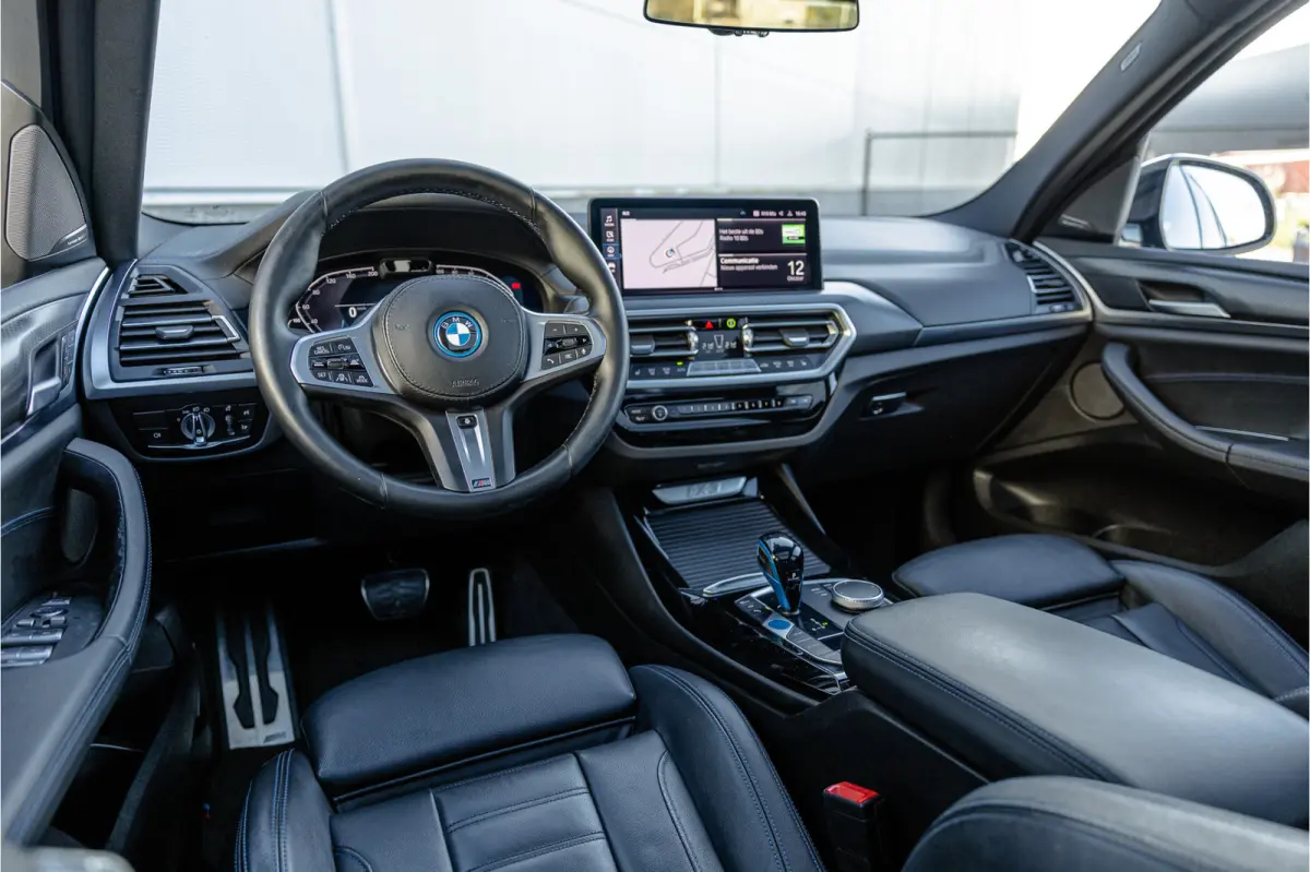High Executive 80 kWh SOH 99% M Sport / Pano / Harman Kardon / Laser / 20 inch /