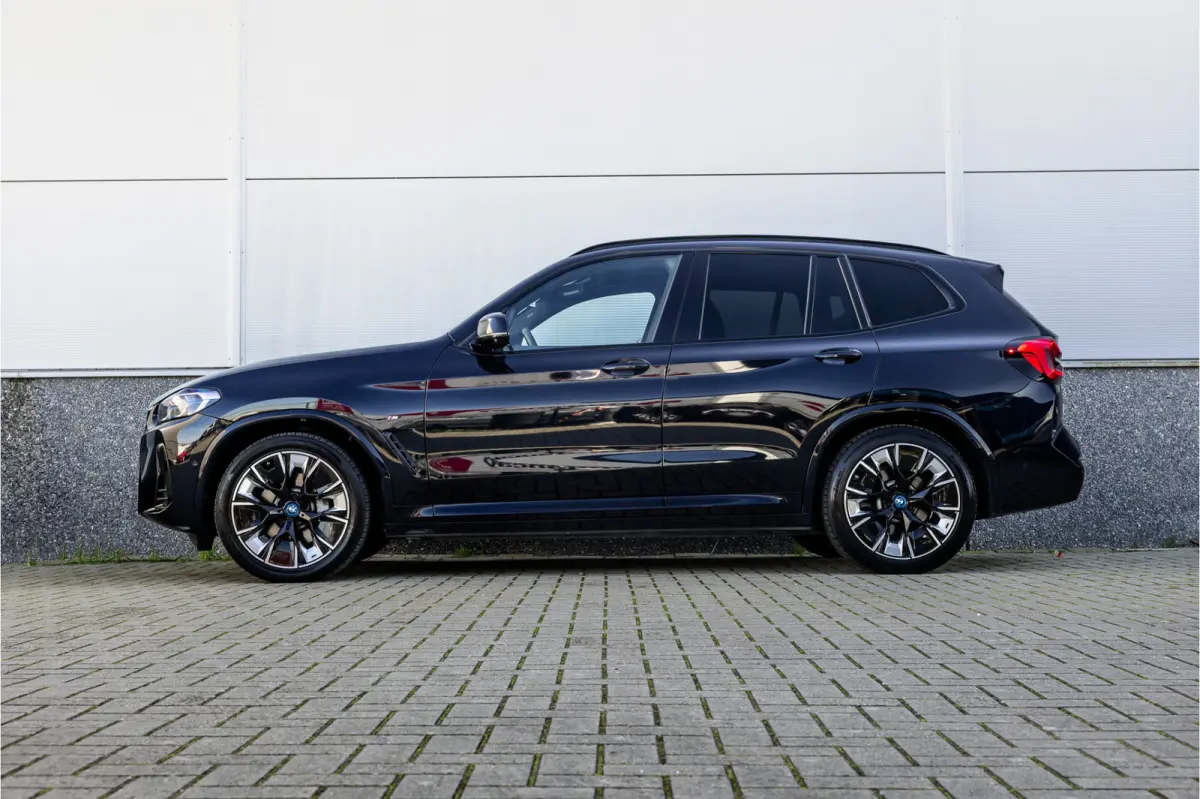 High Executive 80 kWh SOH 99% M Sport / Pano / Harman Kardon / Laser / 20 inch /