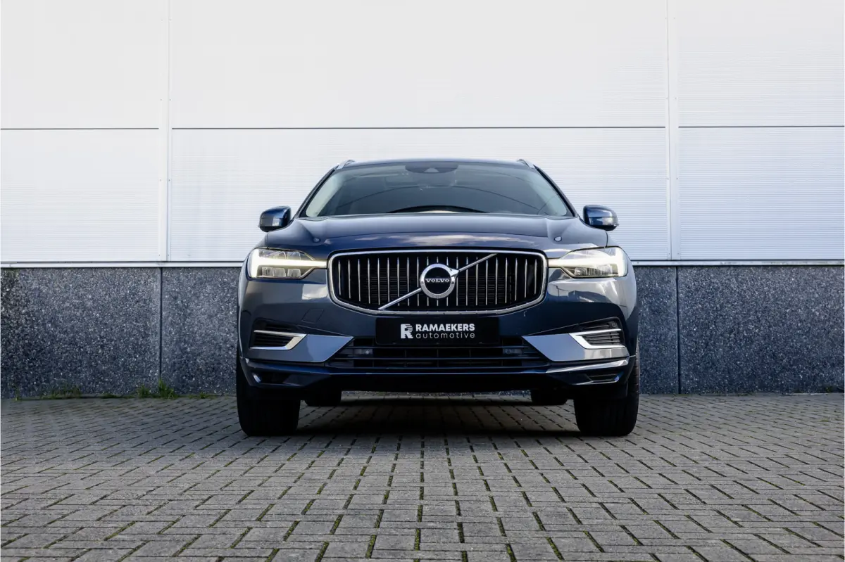 2.0 Recharge T6 AWD Panorama / Stoelverwarming / Camera /