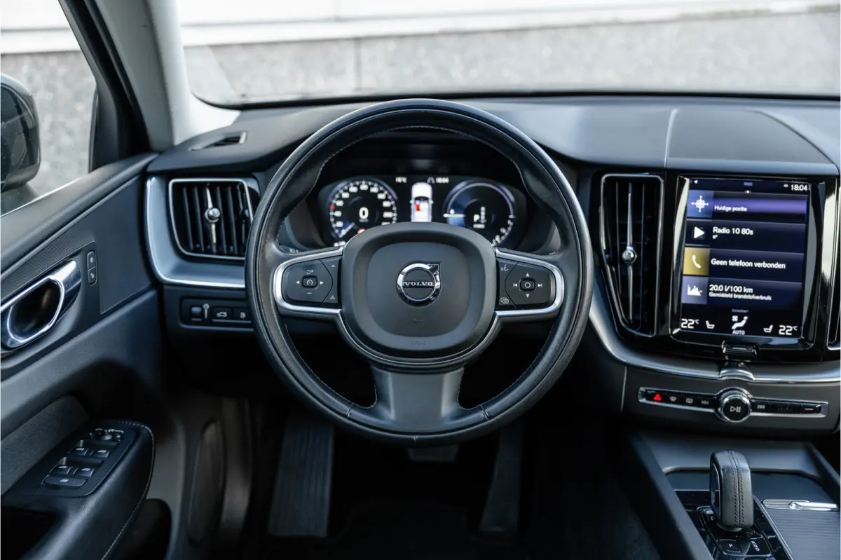 2.0 Recharge T6 AWD Panorama / Stoelverwarming / Camera /