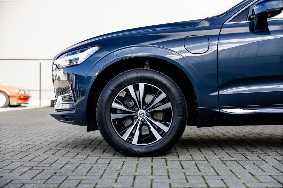 2.0 Recharge T6 AWD Panorama / Stoelverwarming / Camera /