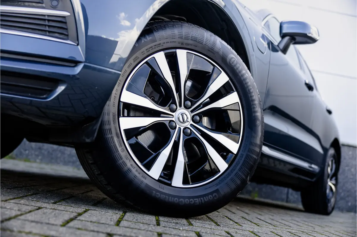 2.0 Recharge T6 AWD Panorama / Stoelverwarming / Camera /