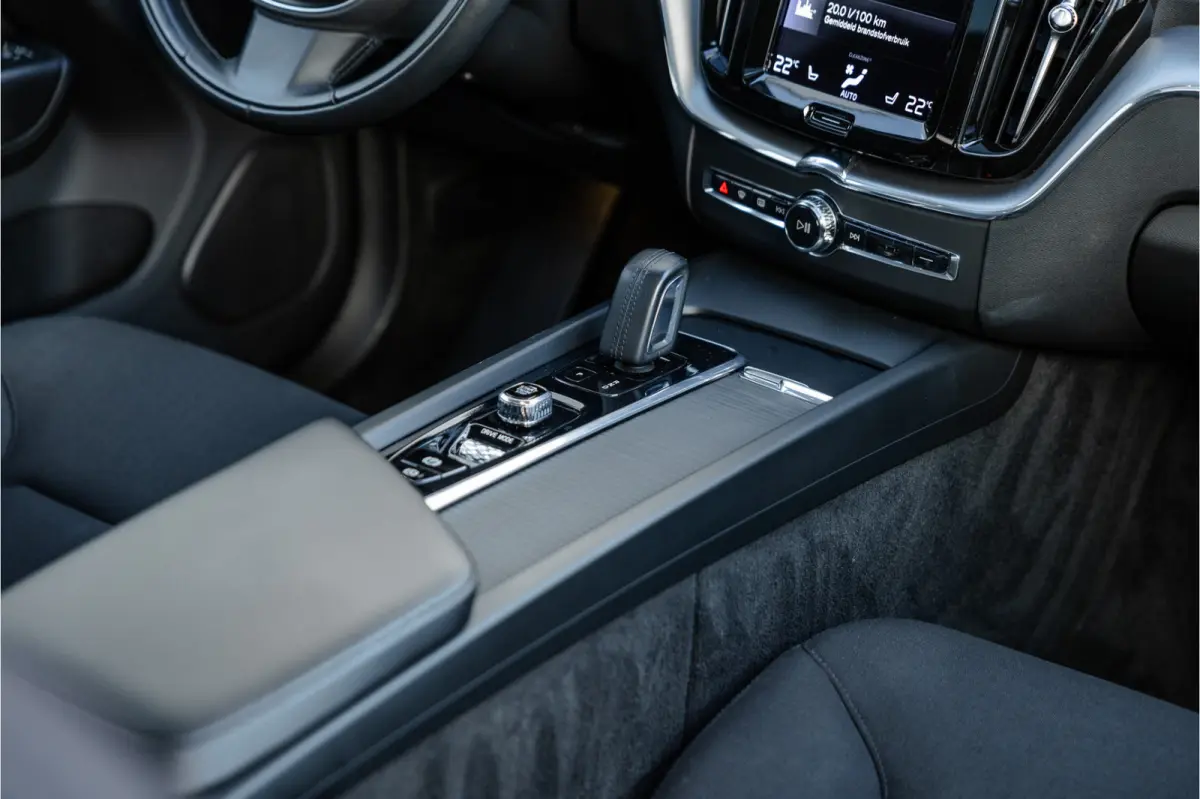 2.0 Recharge T6 AWD Panorama / Stoelverwarming / Camera /